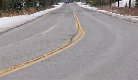 Ontario NDP seeks to make it illegal for drivers to pass on solid double yellow lines